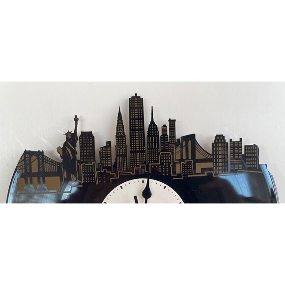New York City Skyline Silhouette Vinyl Record Wall Clock Laser Cut ~ GREAT GIFT - Picture 3 of 7